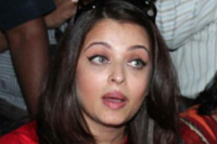 Aishwarya Rai at Sion Hospital Photos